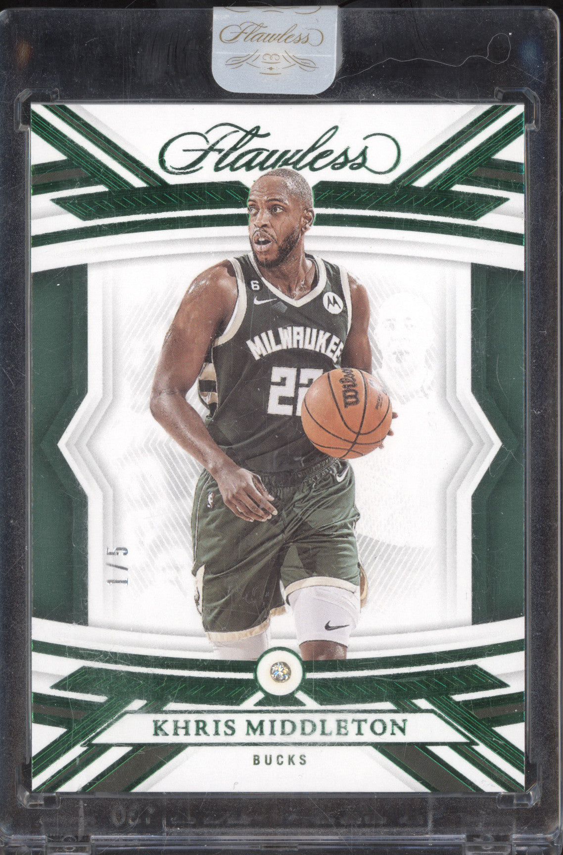 Khris Middleton 2022-23 Panini Flawless 32 Emerald Diamond 1/5