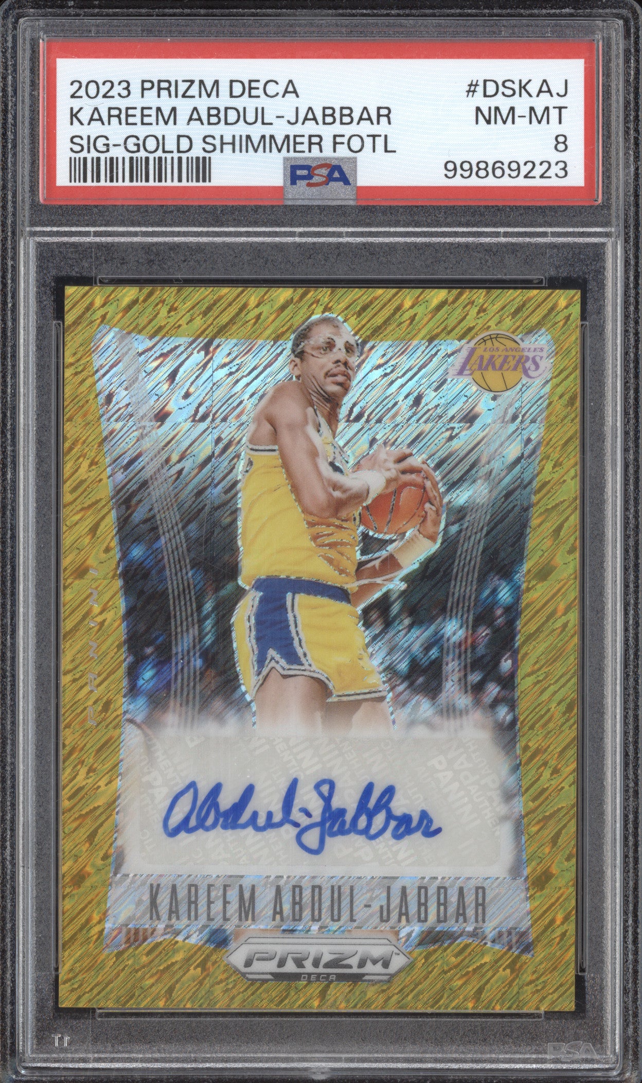 Kareem Abdul-Jabbar 2023-24 Panini Prizm Deca Auto Gold Shimmer FOTL 10/10 PSA 8