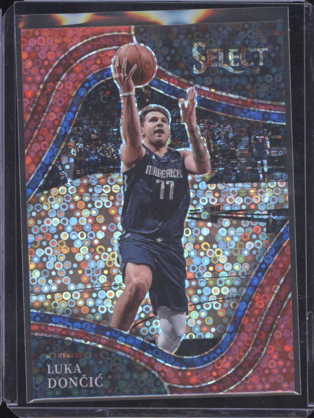 Luka Doncic 2021-22 Panini Select 249 Courtside Red Disco Prizm /49