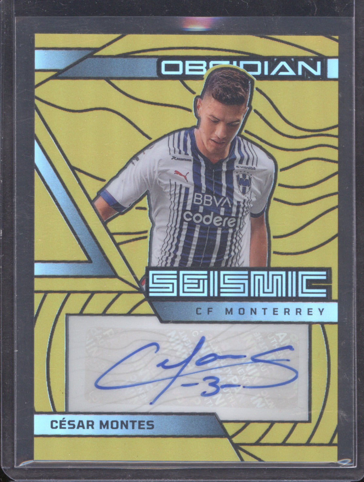 2025-26 Cesar Montes Panini Obsidian #SE-CSM Seismic Gold Auto 1/3