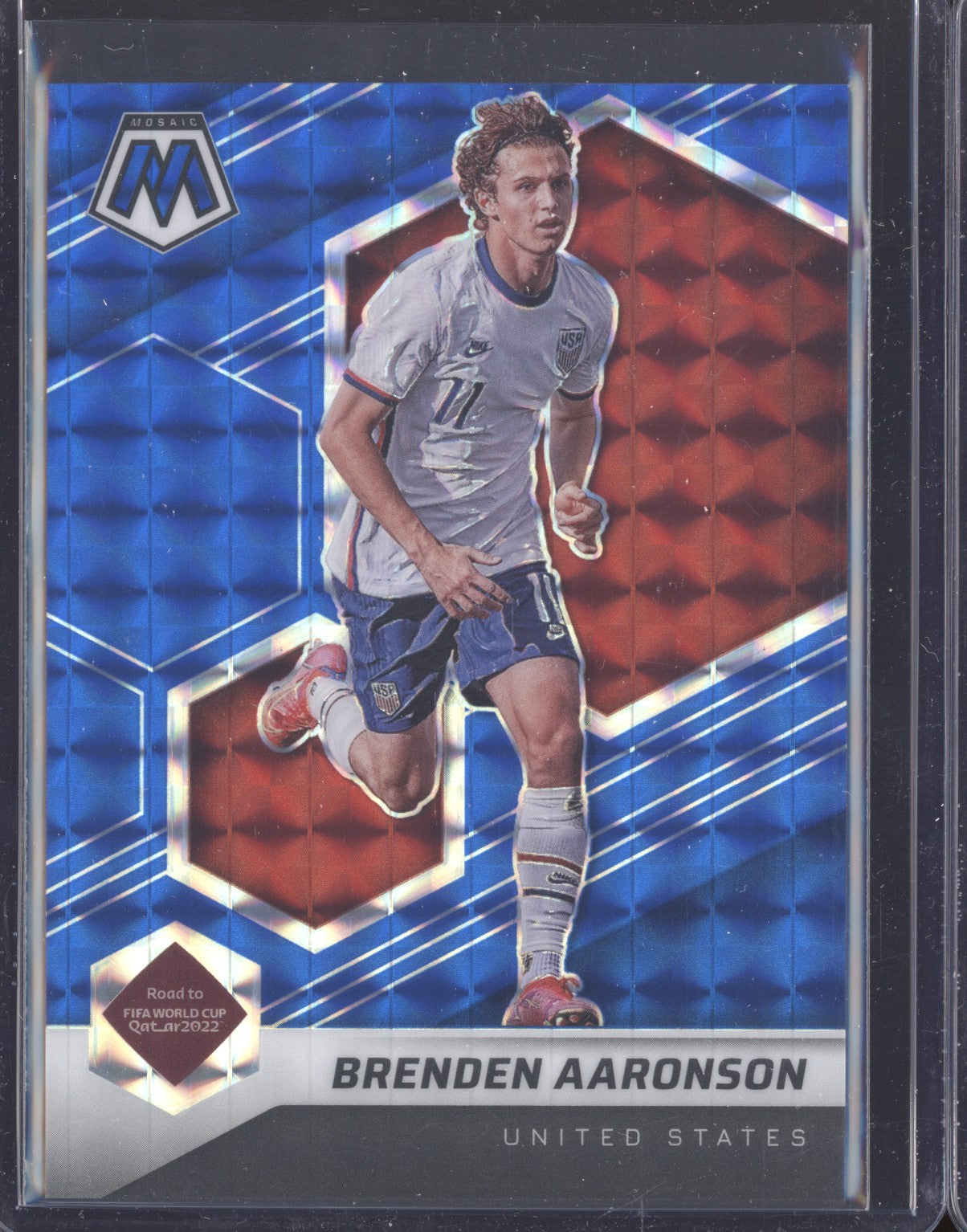Brenden Aaronson 2022 Panini Mosaic RTWC 102 Blue 44/99