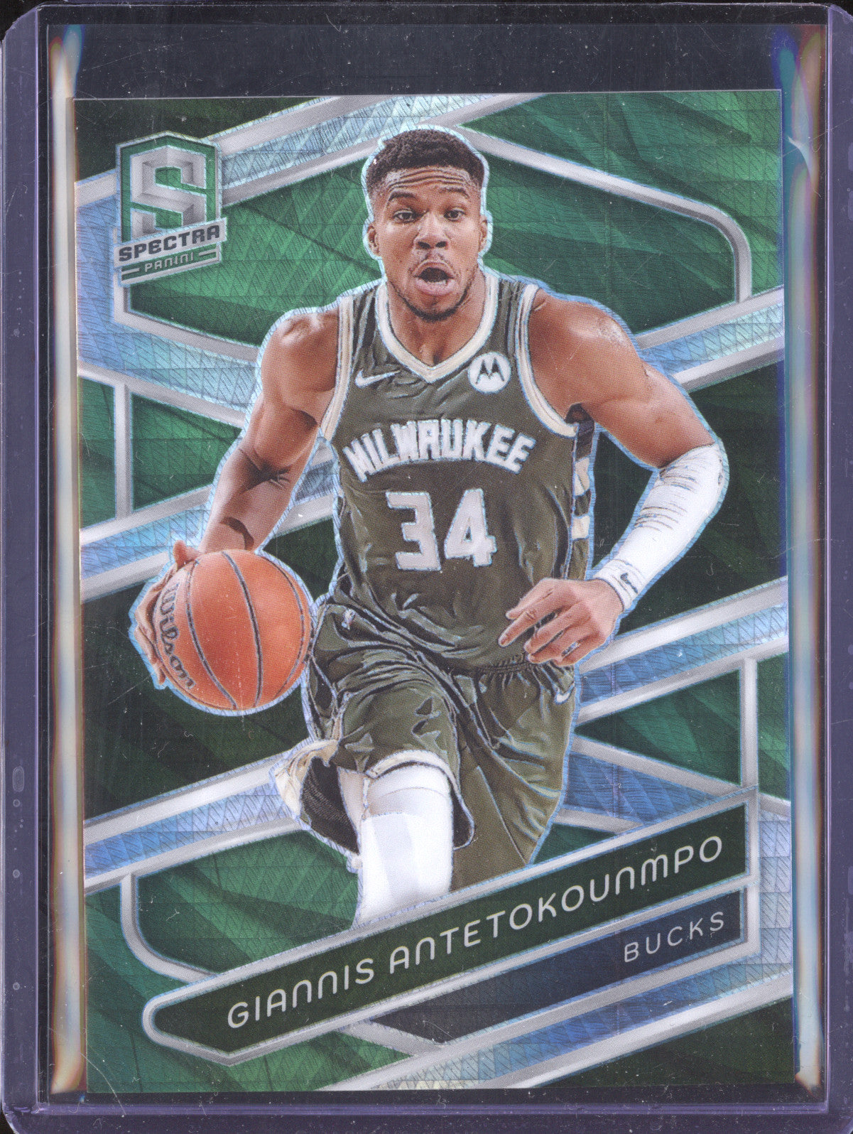 Giannis Antetokounmpo 2023-24 Panini Spectra 125 Green International 60/75