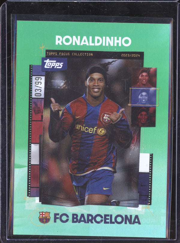 Ronaldinho 2023-24 Topps Focus FC Barcelona 18 Snapshots Green 3/99