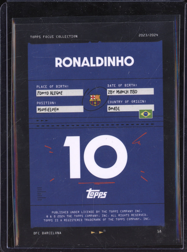 Ronaldinho 2023-24 Topps Focus FC Barcelona 18 Snapshots Green 3/99