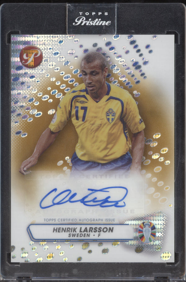 Henrik Larsson 2023 Topps Pristine Road to UEFA Euro 2024 Gold Auto 43/50