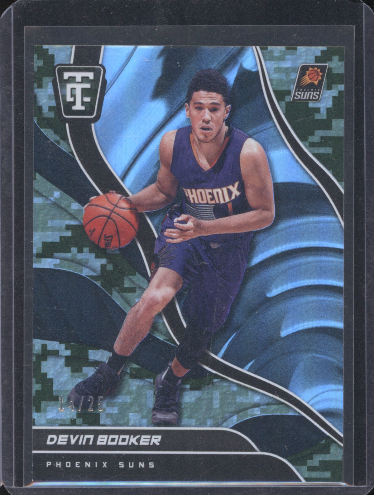 Devin Booker 2017-18 Panini Totally Certified #68 Mirror Camo /25