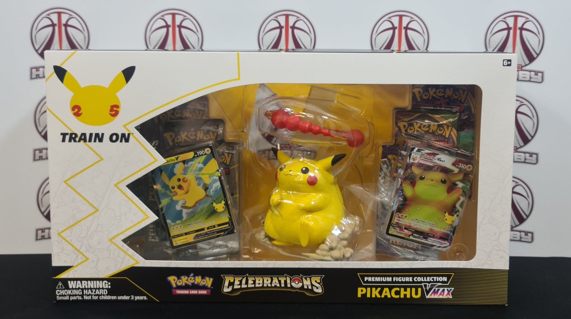 POKÉMON TCG Premium Figure Collection Celebrations Pikachu Vmax