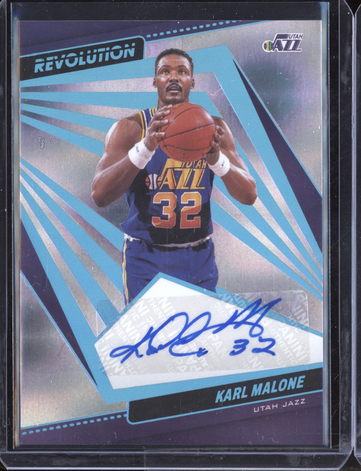 Karl Malone 2021-22 Panini Revolution Infinitie Auto 25/25