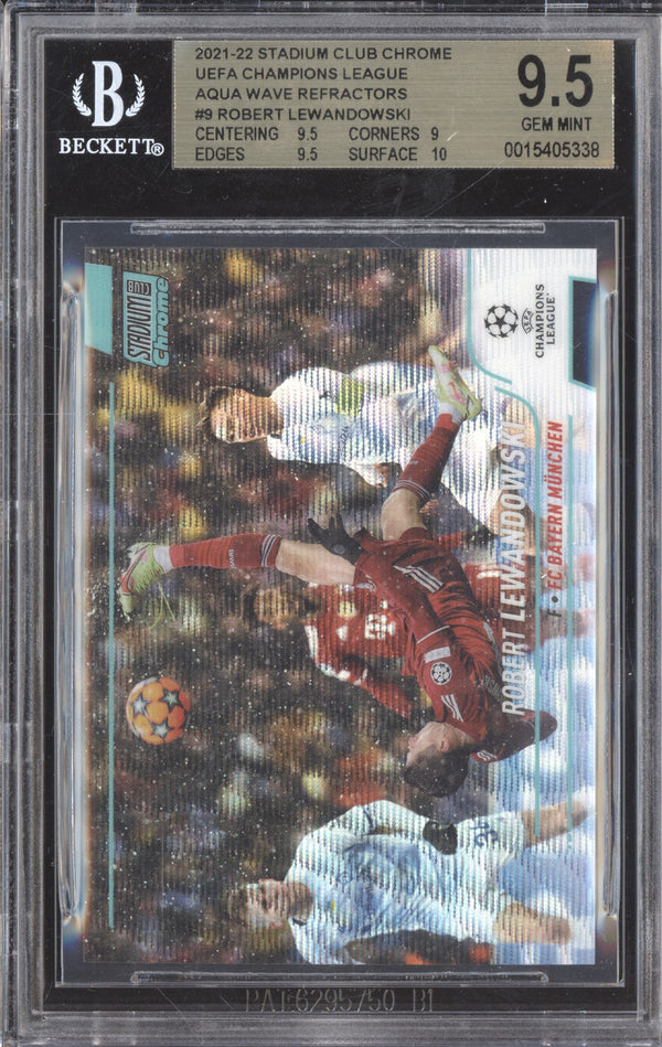 Robert Lewandowski 2021-22 Topps Stadium Club Chrome UCL 9 Aqua Wave 150/250 BGS 9.5