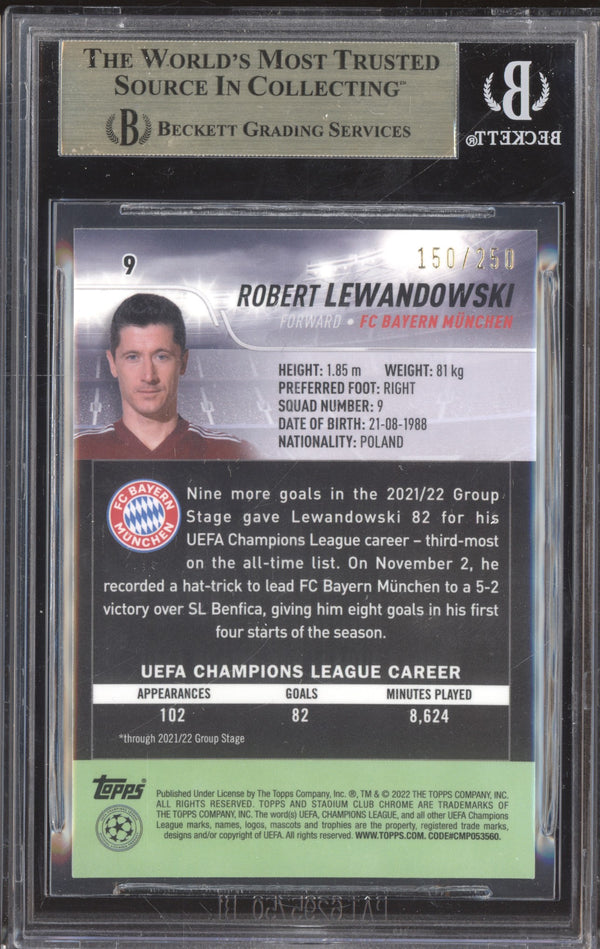 Robert Lewandowski 2021-22 Topps Stadium Club Chrome UCL 9 Aqua Wave 150/250 BGS 9.5