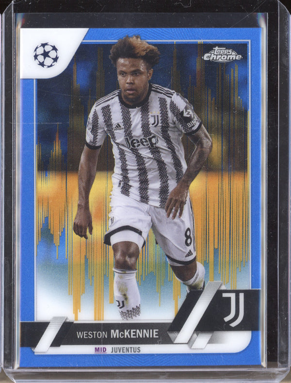 Weston McKennie 2022-23 Topps Chrome UEFA 115 Blue & Gold Seismic 72/75