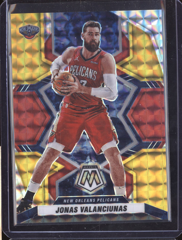 Jonas Valanciunas 2021-22 Panini Mosaic 43 Choice Red & Yellow 24/88