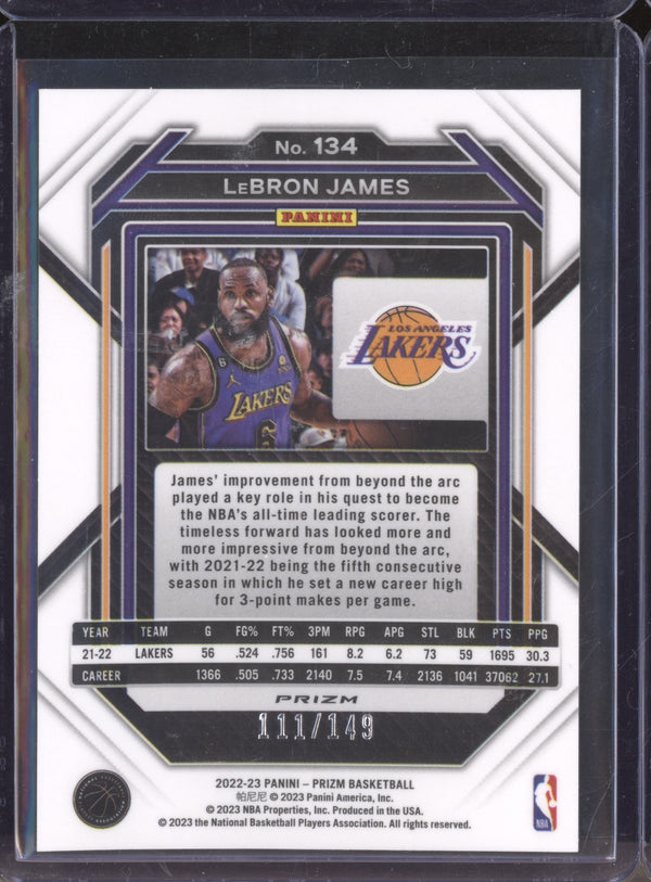 LeBron James 2022-23 Panini Prizm 134 Purple Ice 111/149