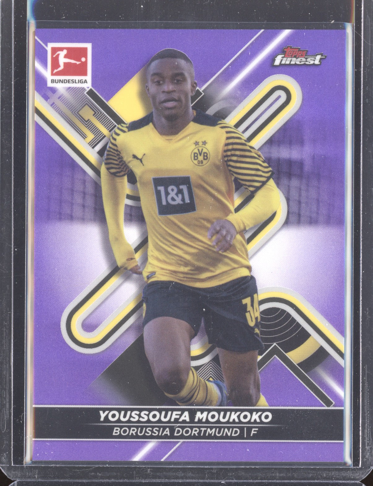 Youssoufa Moukoko 2021-22 Topps Finest Bundesliga 40 Purple Refractor 136/250