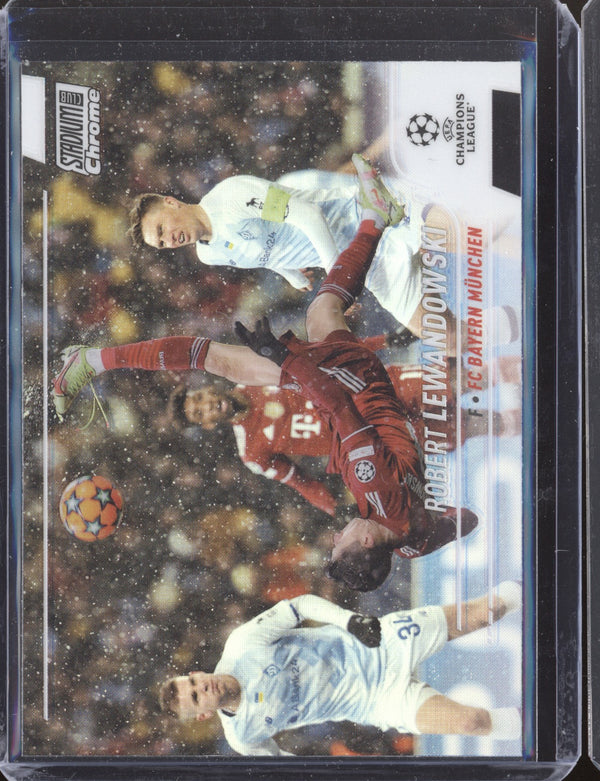 Robert Lewandowski 2021-22 Topps Stadium Club Chrome UCL 9 Refractor