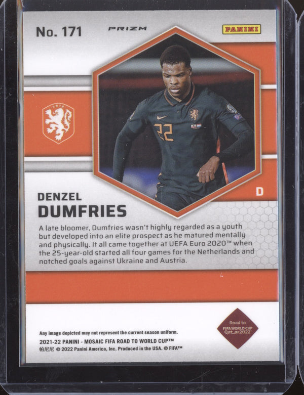 Denzel Dumfries 2022 Panini Mosaic RTWC 171 Red RC