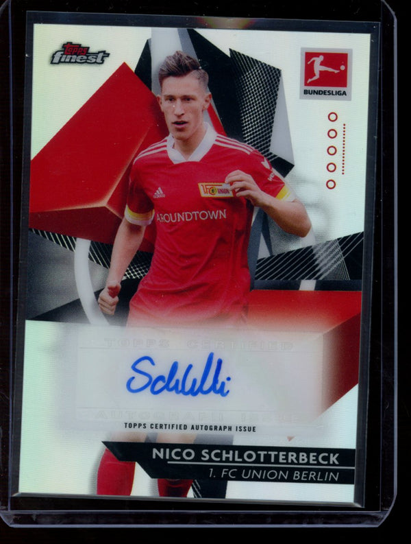 Nico Schlotterbeck 2020-21 Topps Finest Bundesliga Refractor Auto