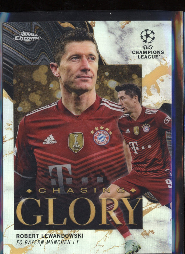 Robert Lewandowski 2021/22 Topps Chrome UCL Chasing Glory